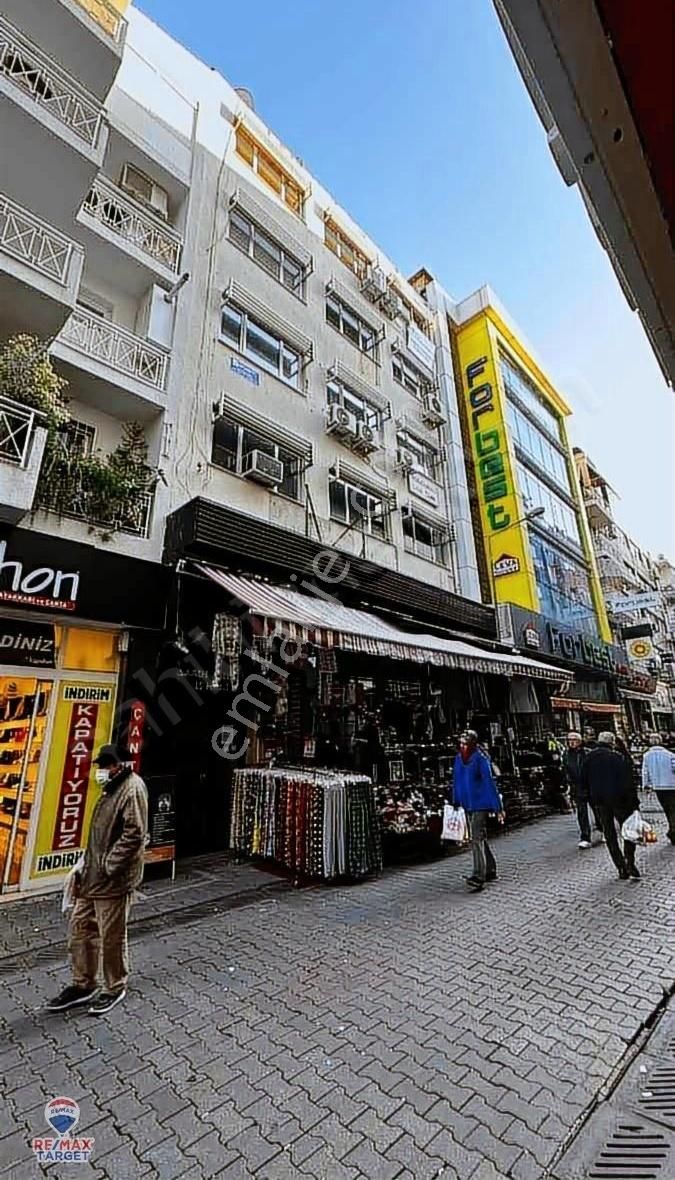 Karşıyaka Tuna Mahallesinde Satılık Mobilyalı Büro