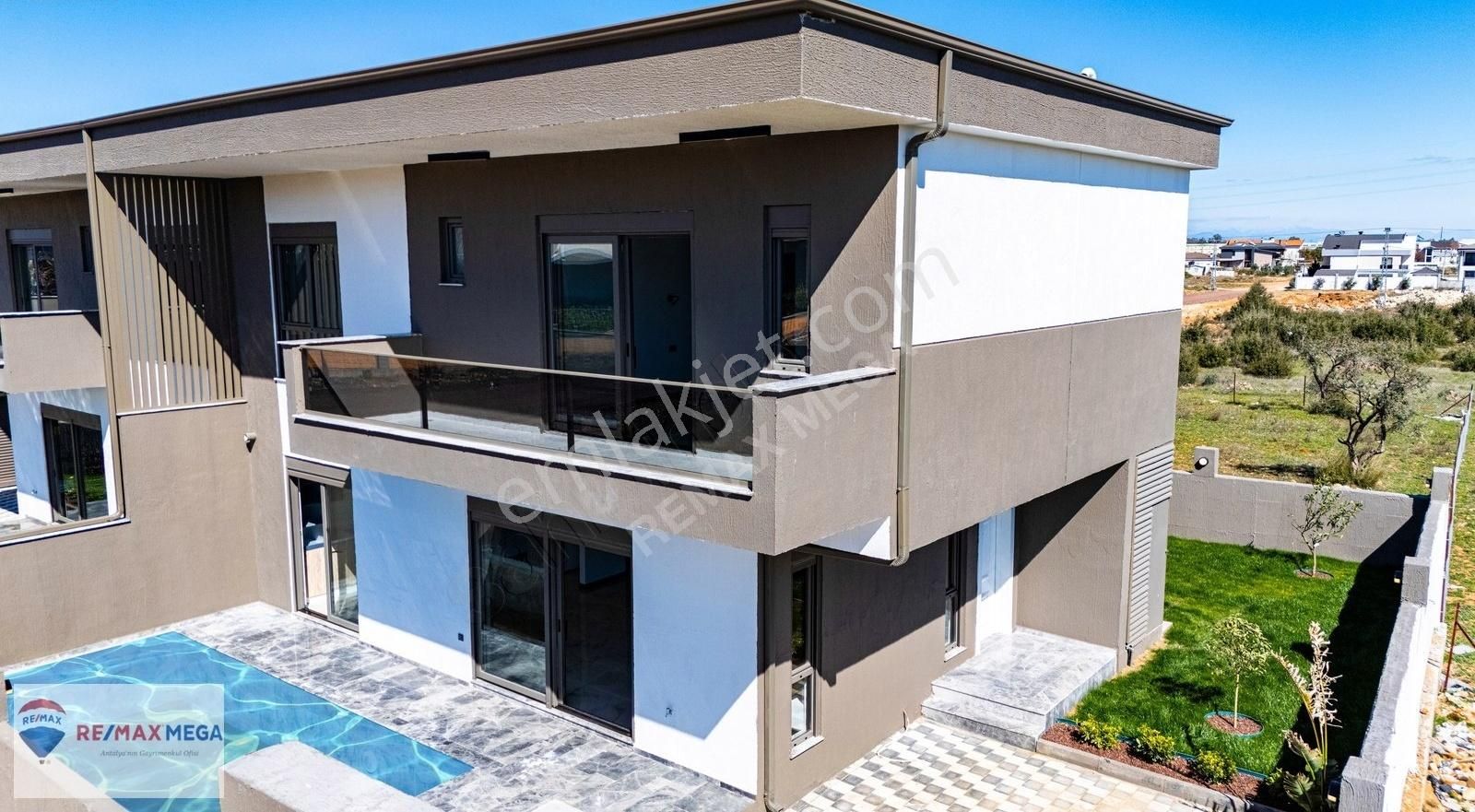 Hamam & Saunalı & Havuzlu 4+1 Villa
