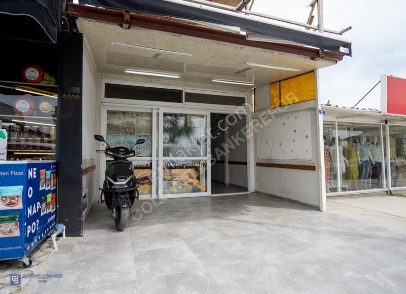 Alaçatı Merkezi Konumda Satılık 2 Katlı Dükkan