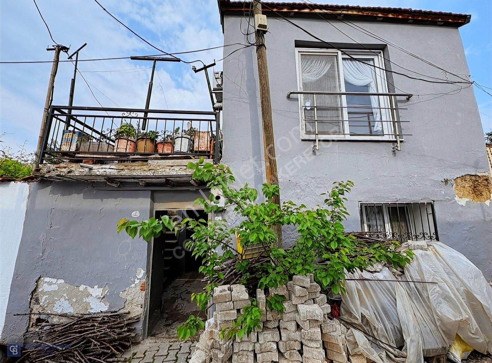 Kemalpaşa Bağyurdu Merkezi Konumda Satılık 2 Katlı Müstakil Ev