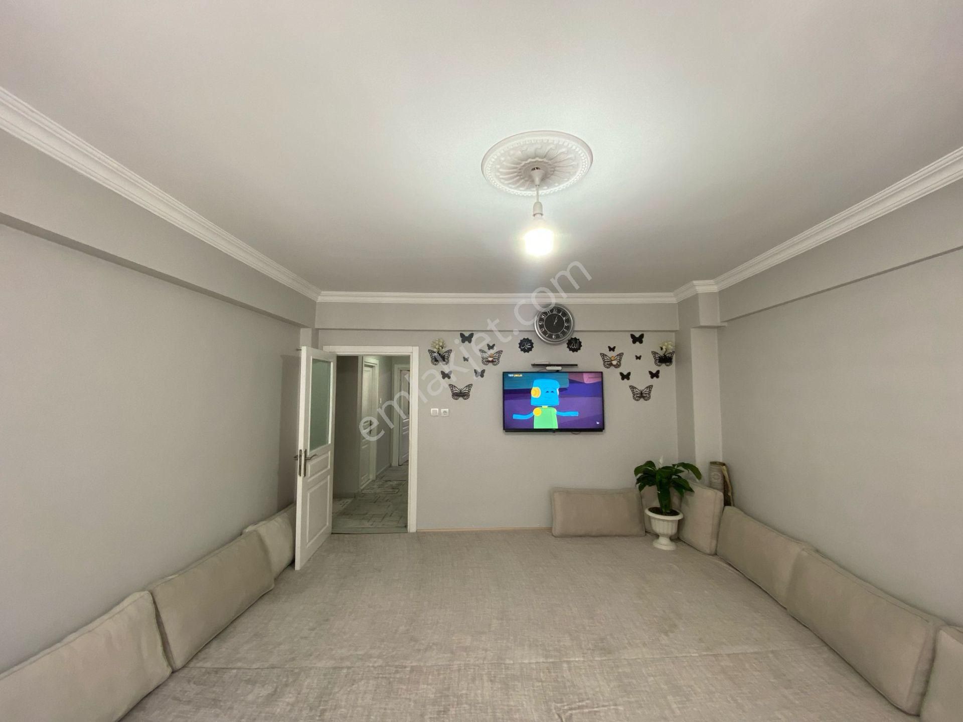 Gaziosmanpaşa Merkezde 3+1 Geniş Acil Satılık Daire!!!
