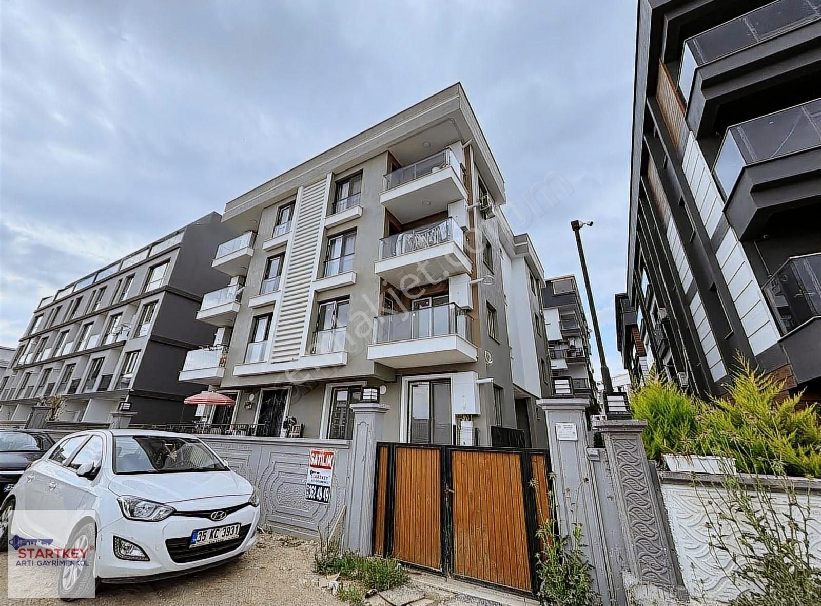 Seyrek'te Havuzlu Sitede Satılık 1+1 Daire