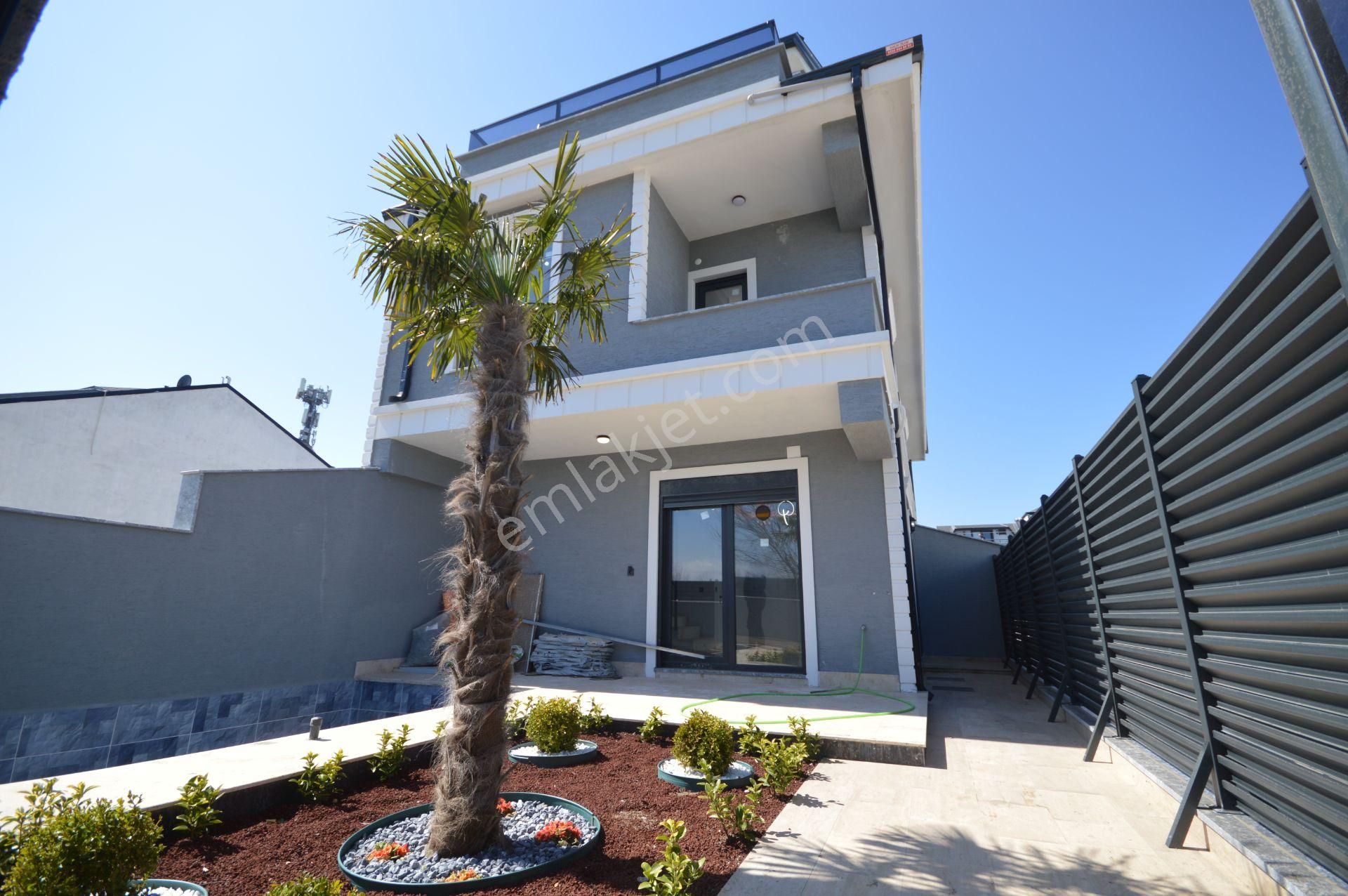 🌟 Kaçırılmayacak Fırsat! Havuzlu Bahçeli Villa Şimdi Şok Fiyata 💥🏡💸