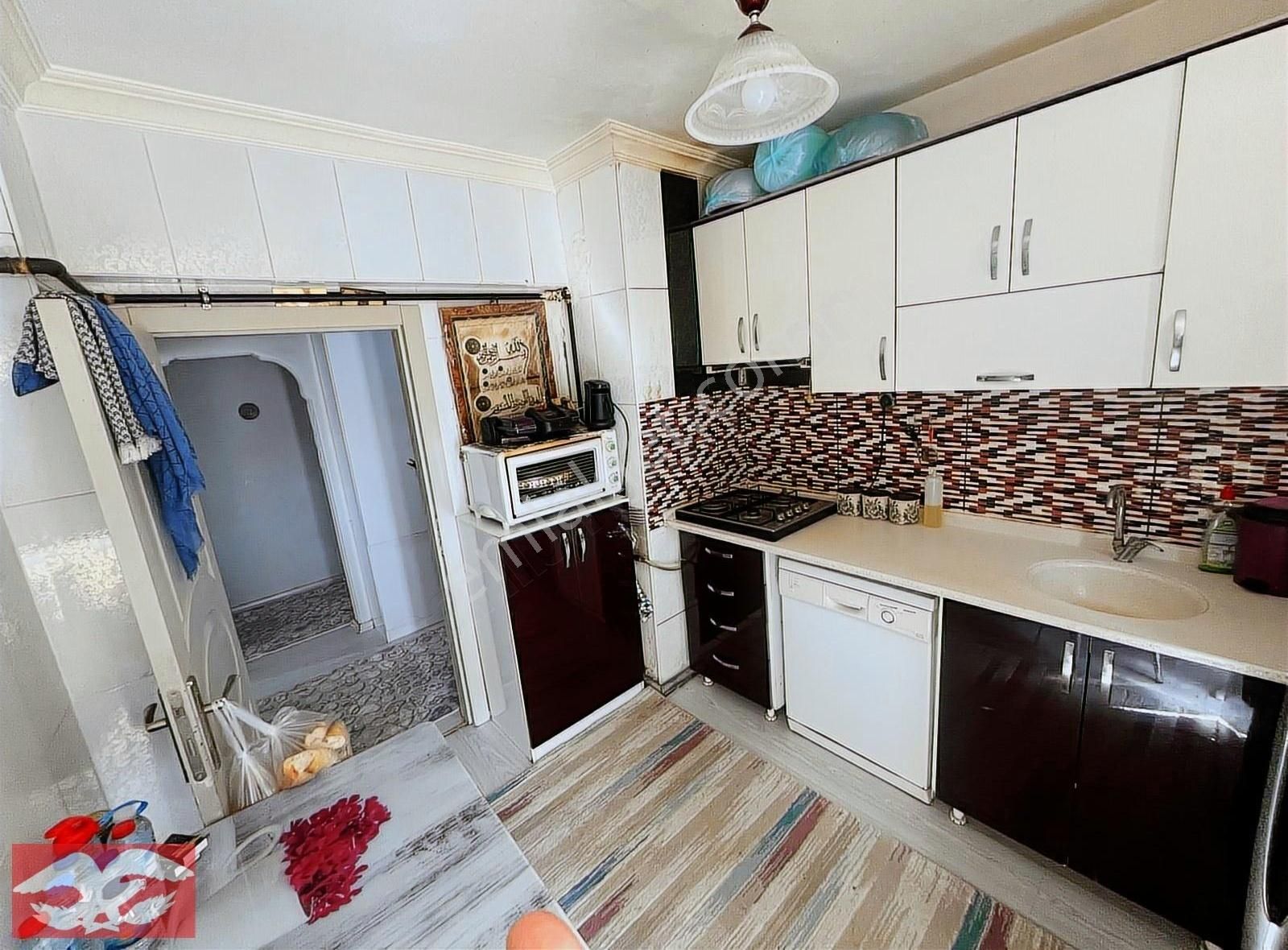 Ertuğrulgazi Mh. Site İçerisinde Ara Kat Bağımsız 3+1 Daire