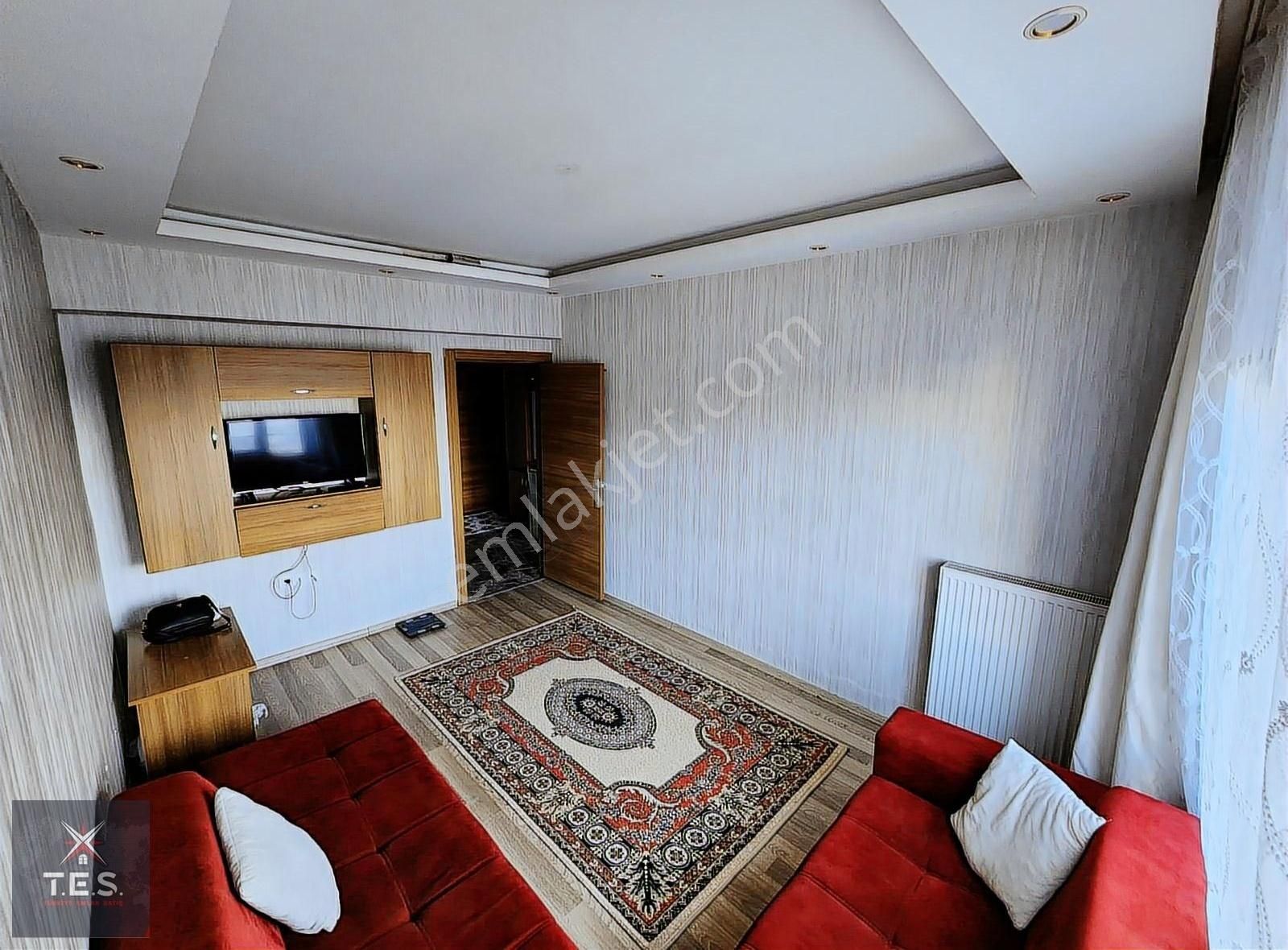 T.e.s.'den Memur Şartlı Balkonlu Kiralık 1+1