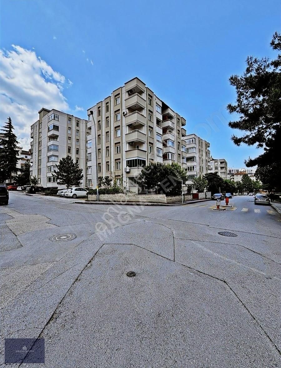Magnadan Ataevlerde Merkezi Lokasyonda 127m2 Satılık 3+1 Daire