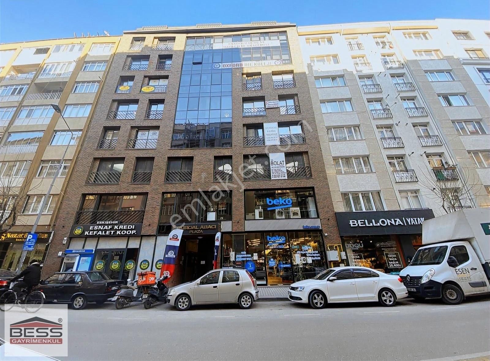 Bess'den Sakarya-1 Caddesi Gürdal Abacı Plaza'da Satılık İş Yeri