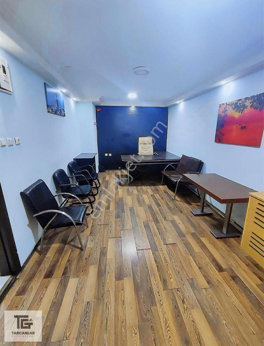 Tarcanlar'dan İzmit Belediye İş Hanı Satılık Full Eşyalı Ofisler