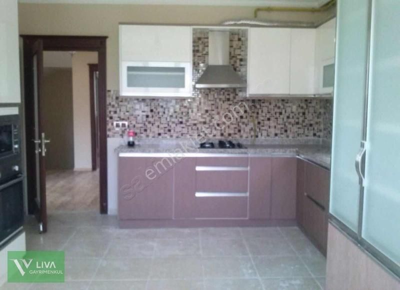 Satılık Villa, İssume Karşısı, Bakımlı, Lüks, Doğalgazlı.