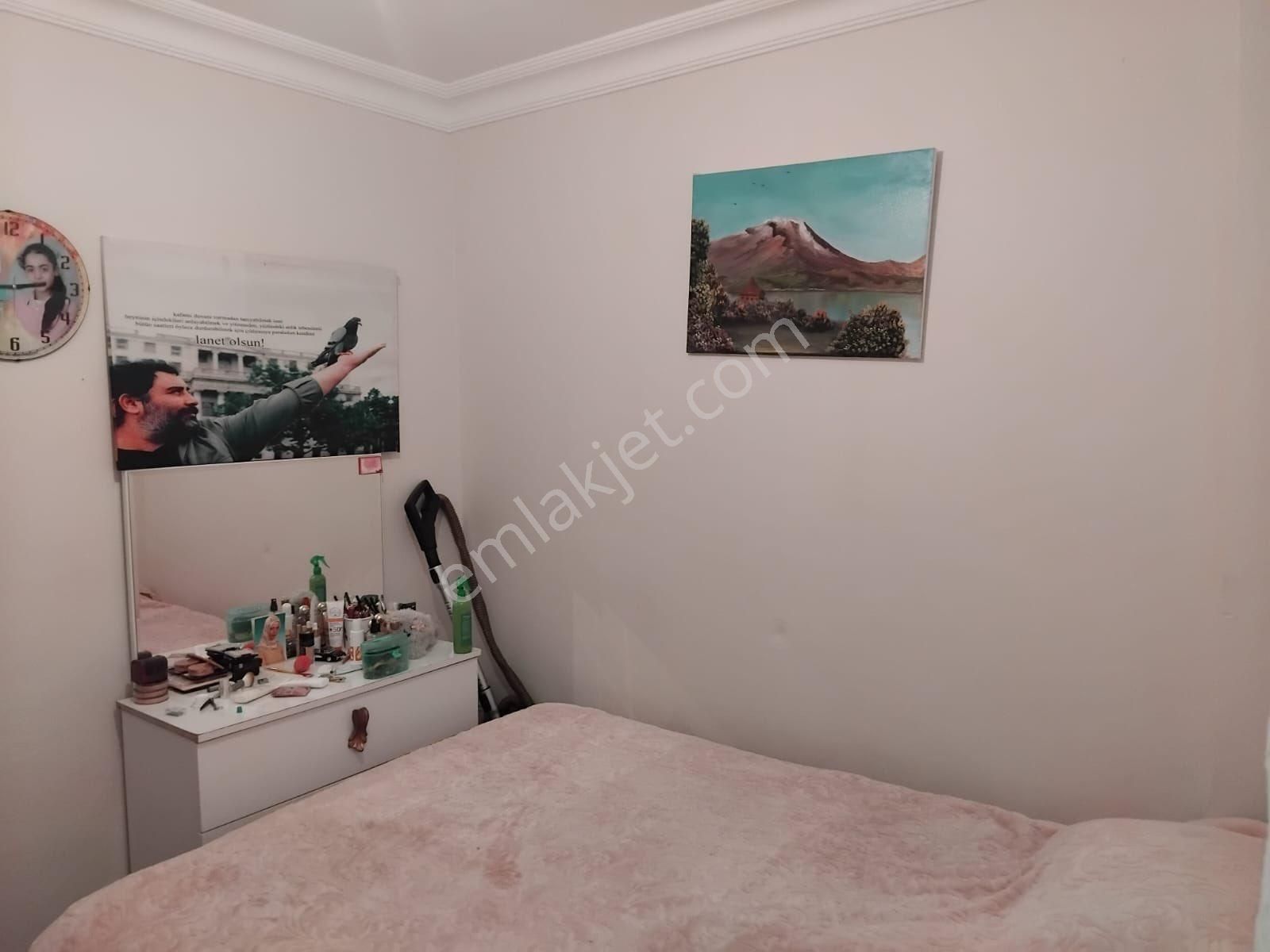 Arnavutköy Merkezde Satılık Bahçe Kat Daire