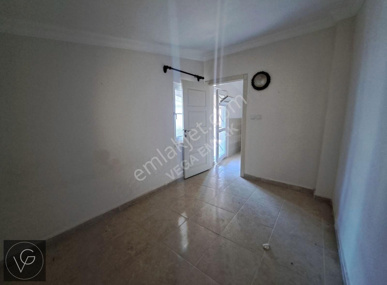 Didim Akbük'te Havuzlu Site İçerisinde Müstakil Villa