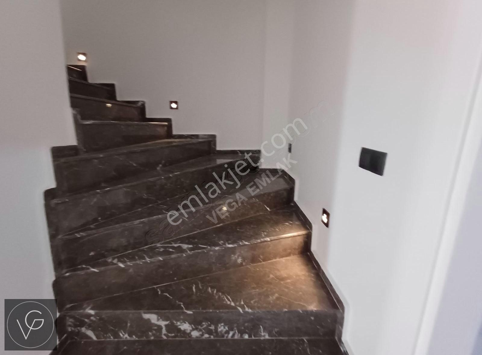 Didim Akbük Merkezde 4+1 Doğa Ve Deniz Manzaralı Villa - Görsel 29