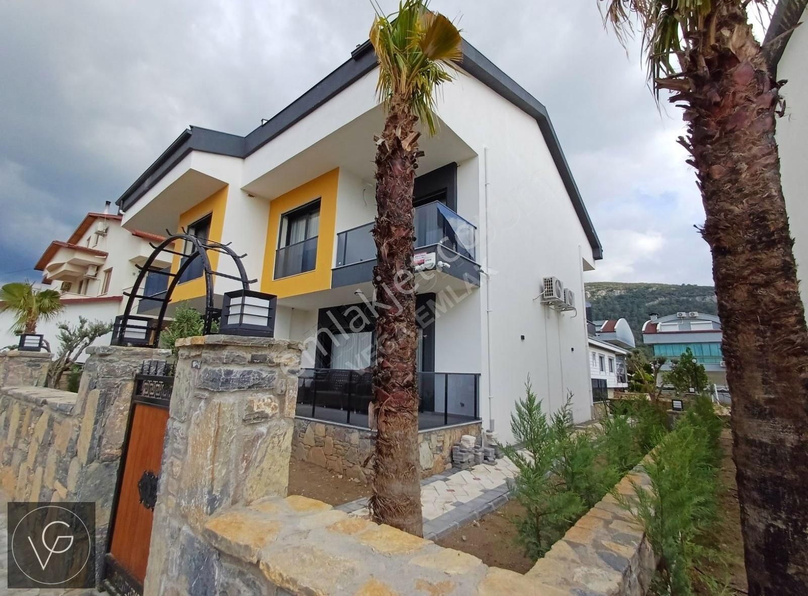 Didim Akbük Merkezde 4+1 Doğa Ve Deniz Manzaralı Villa