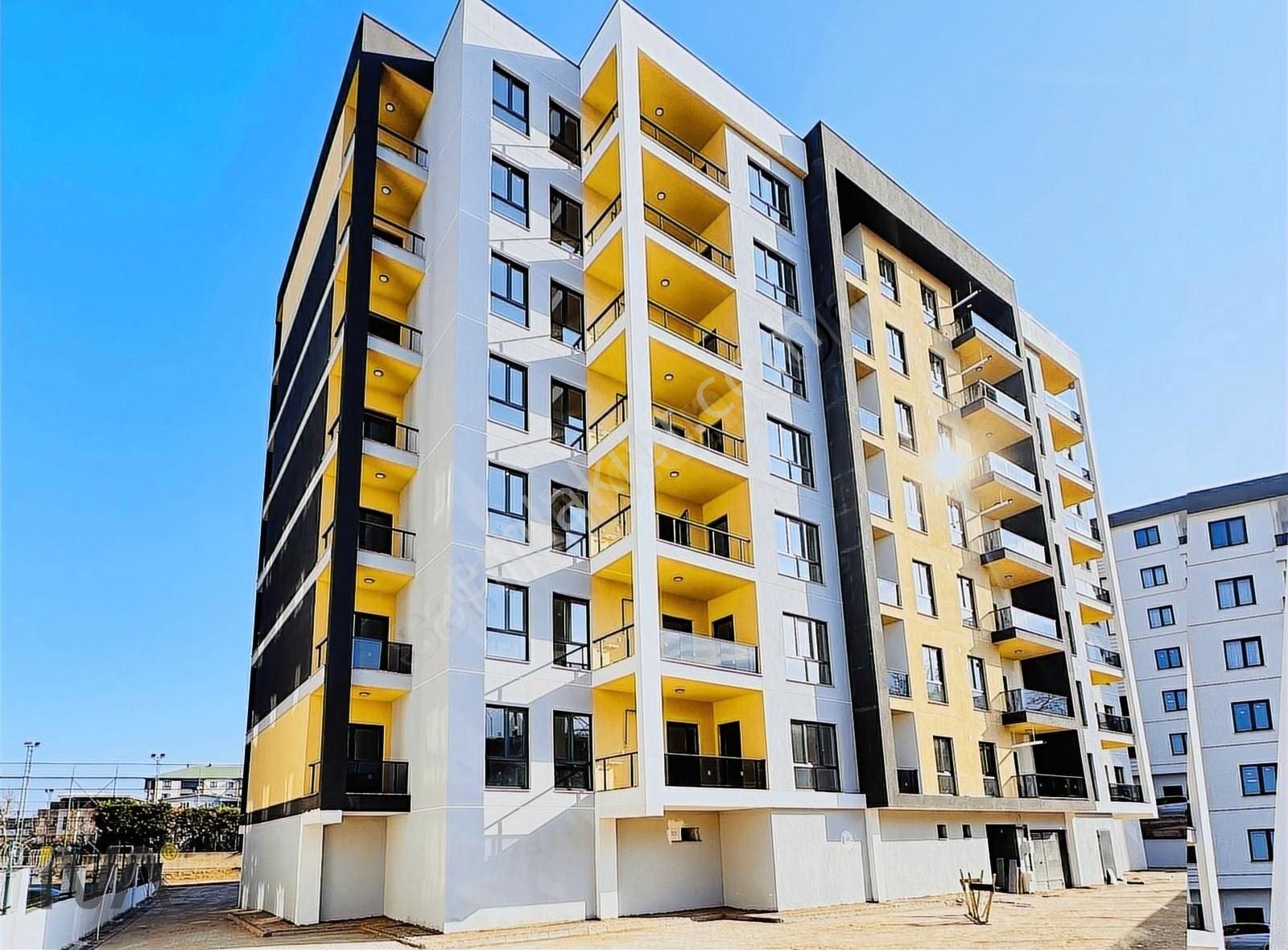 Merkezi Konumda Satılık 2+1 Manzaralı 1. Sınıf İşçilik Daire