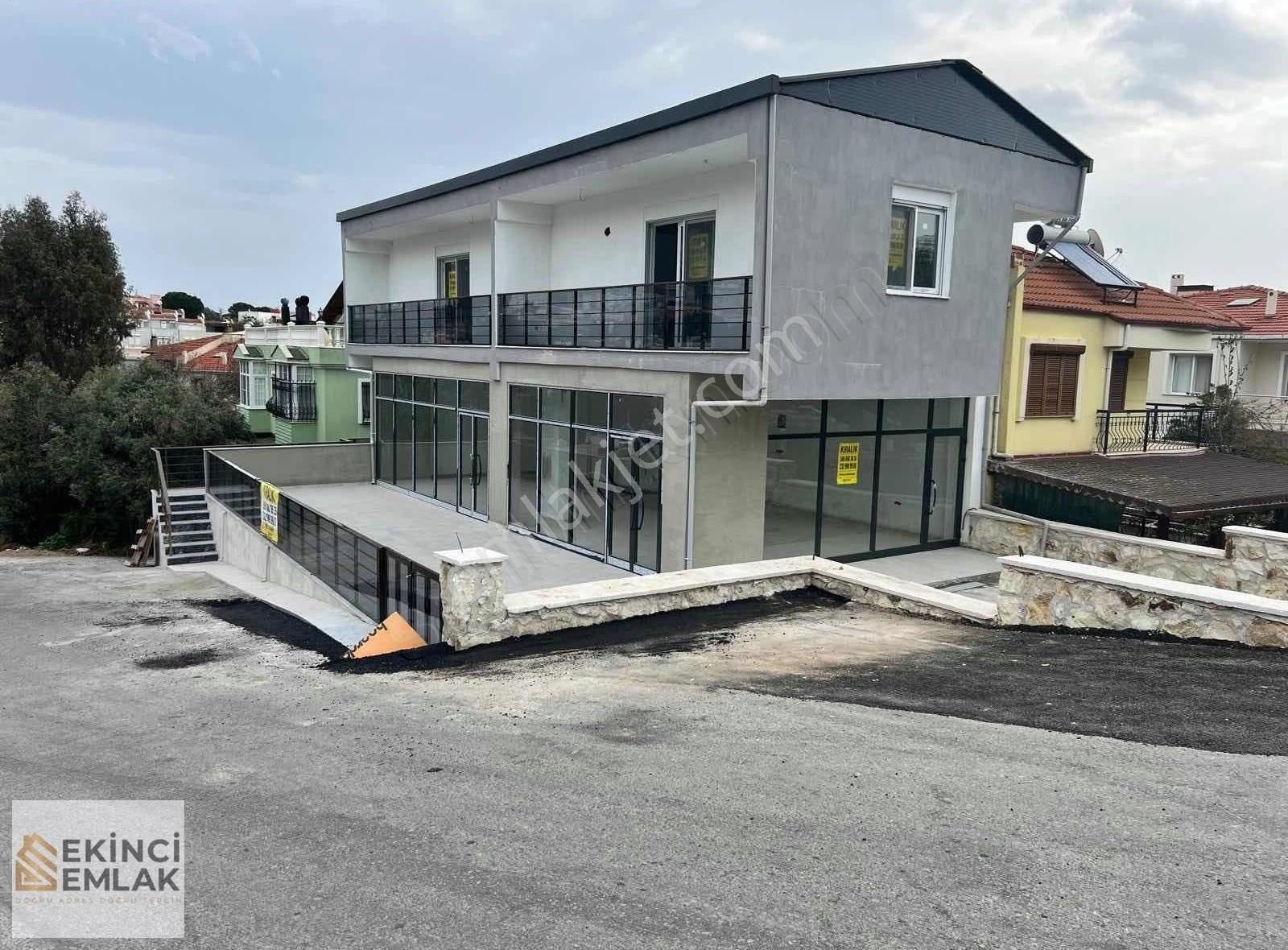 Ekinci Emlaktan Yenifoça Burunucunda Cadde Üzeri