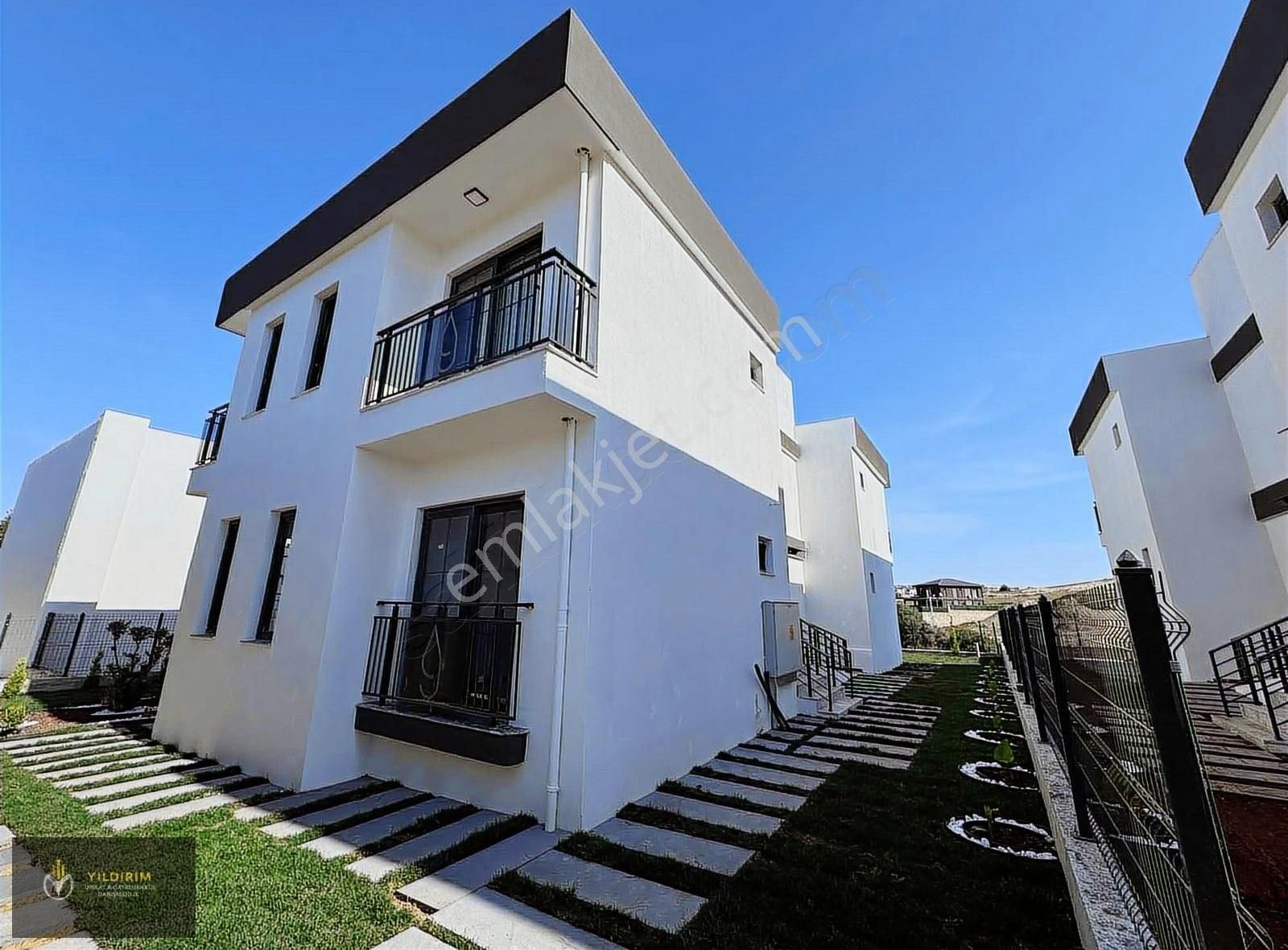 Sarıçam Çınarlı Da Bulvar Üzeri 2 Katlı Villa Tipi 1+1 Daireler