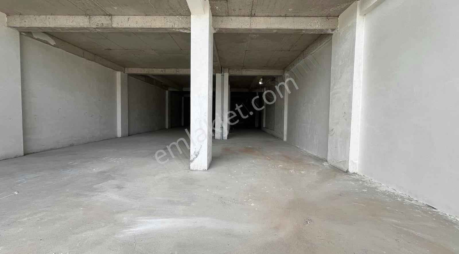 Dialog Piramitten Podyumpark Karşısında Kiralık Dükkan