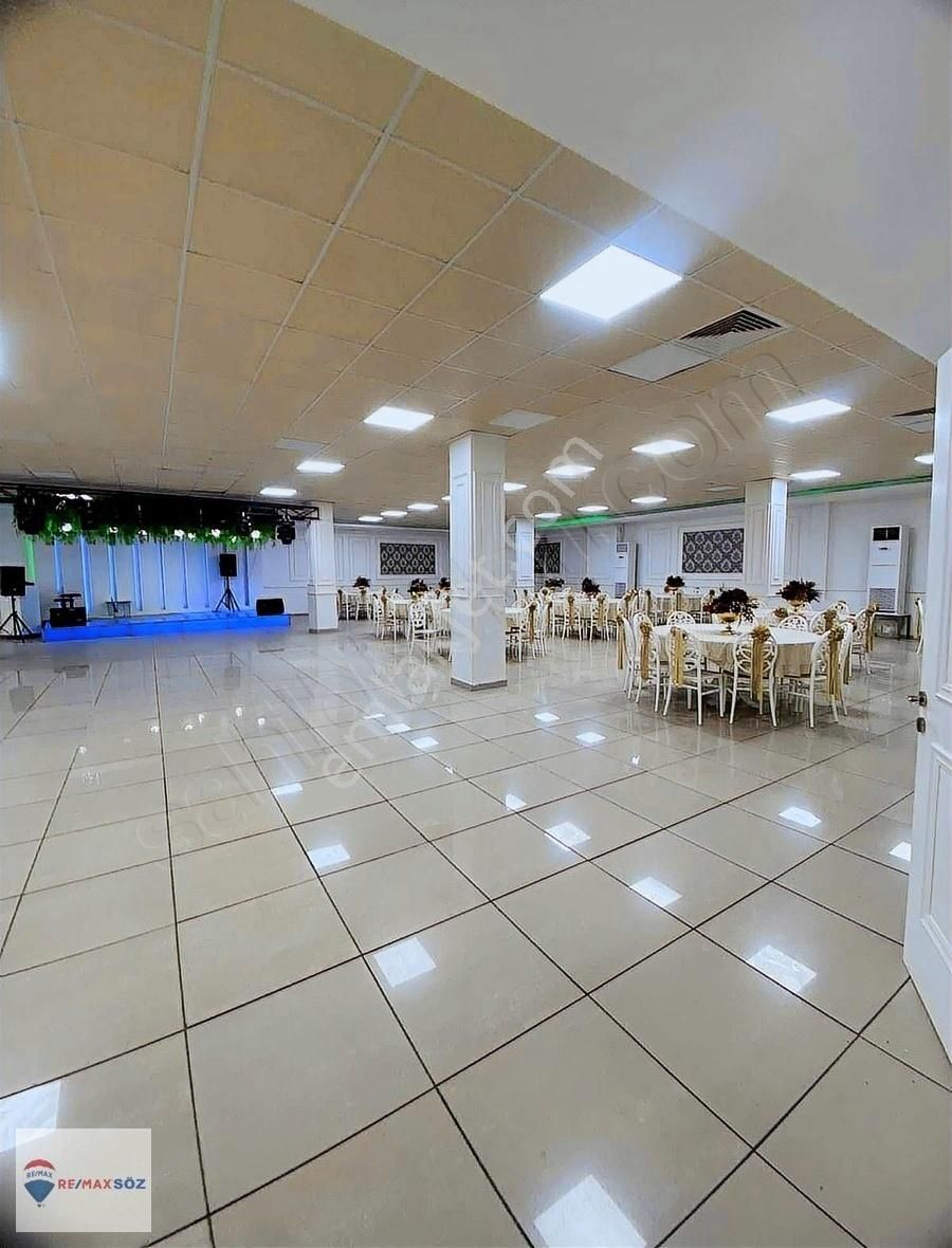Kasseria'nın İçinde Şehrin Göbeğinde 240m2 Düğün Salonu