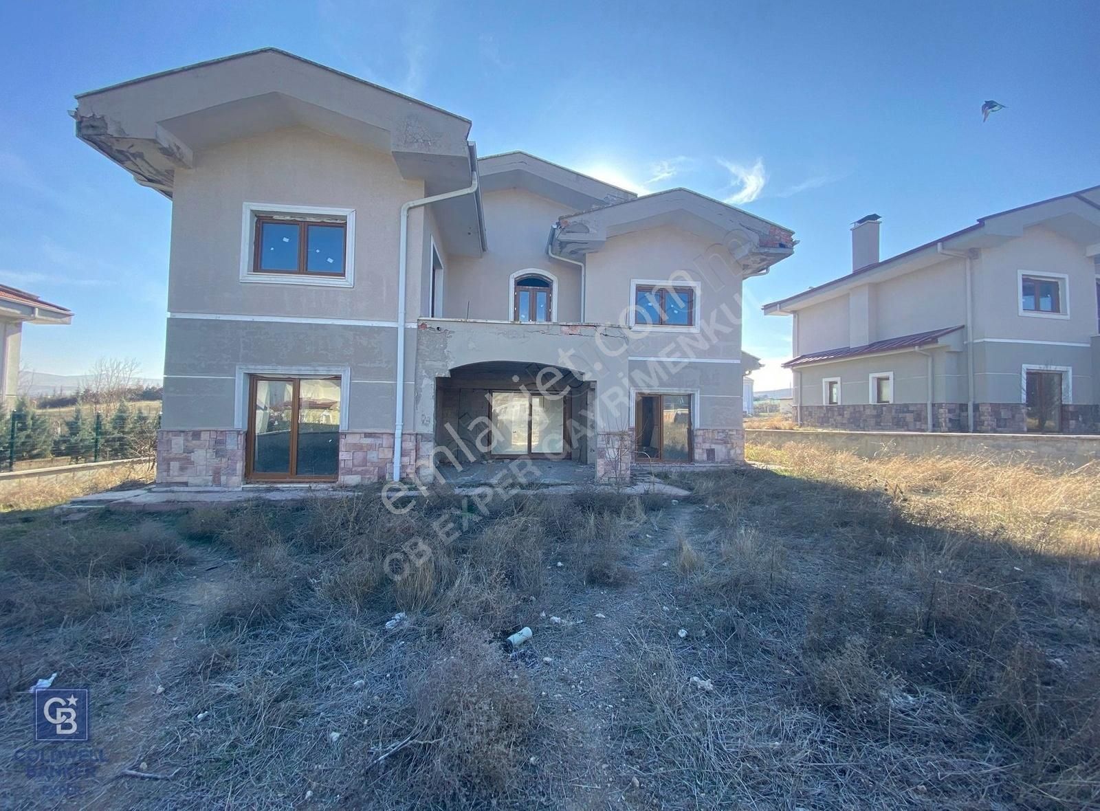 Eskişehir Yoluna Yakın Gelişmekte Olan Bölgede Natamam Villa