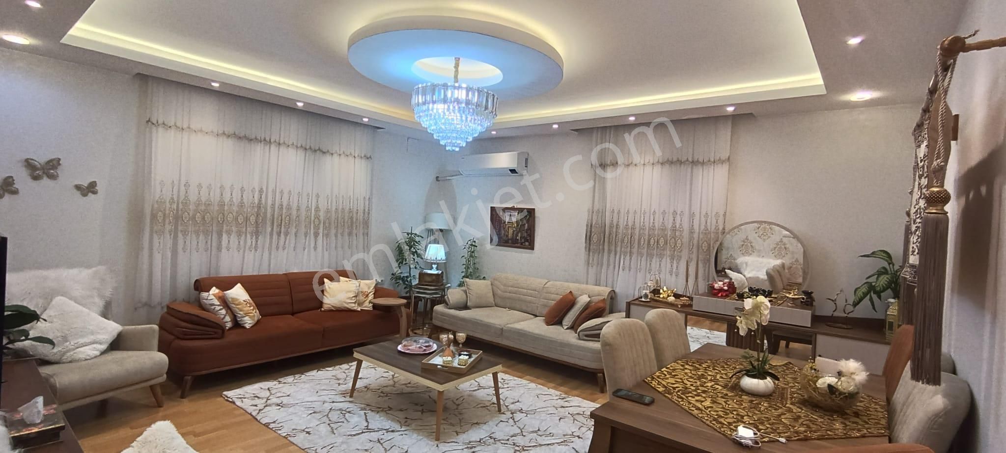 Karataş Merkez'de Bakımlı 3+1 Satılık Daire