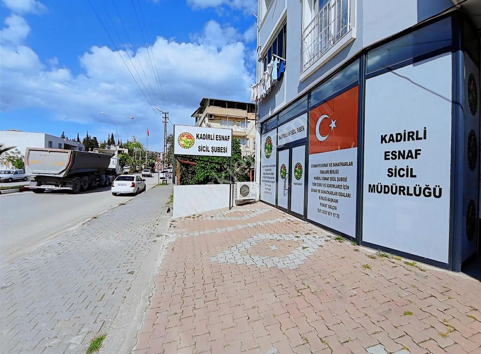 Kadirli Gök Emlaktan Kamil Kara Bulvarı Üzeri Satılık Mağaza