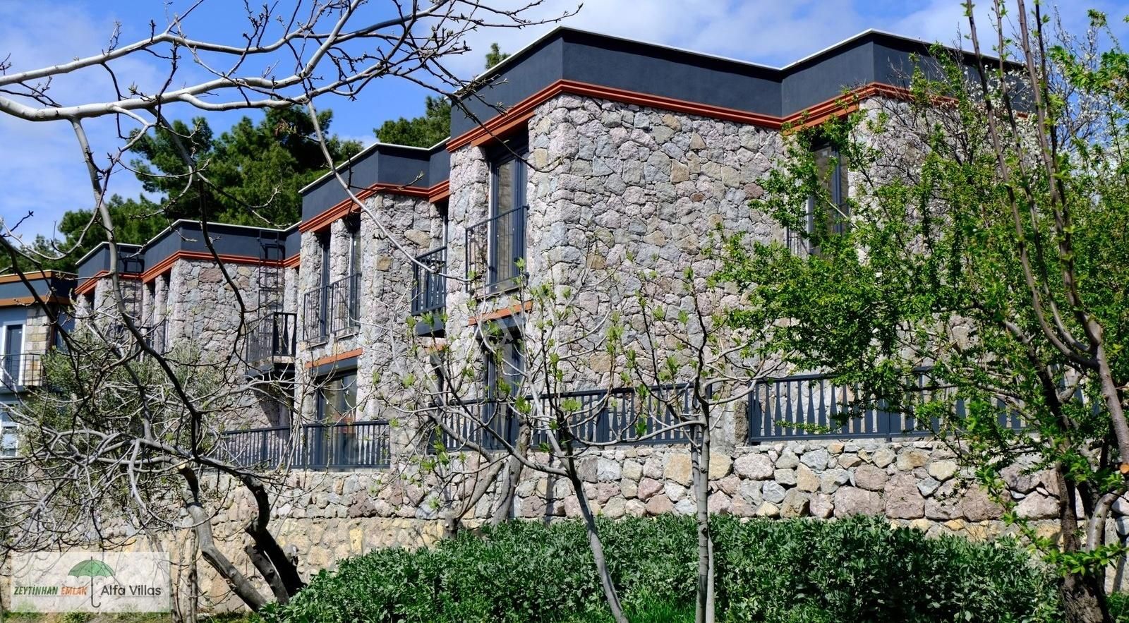 Sazlı Köyü'nde Satılık Müstakil Taş Evler