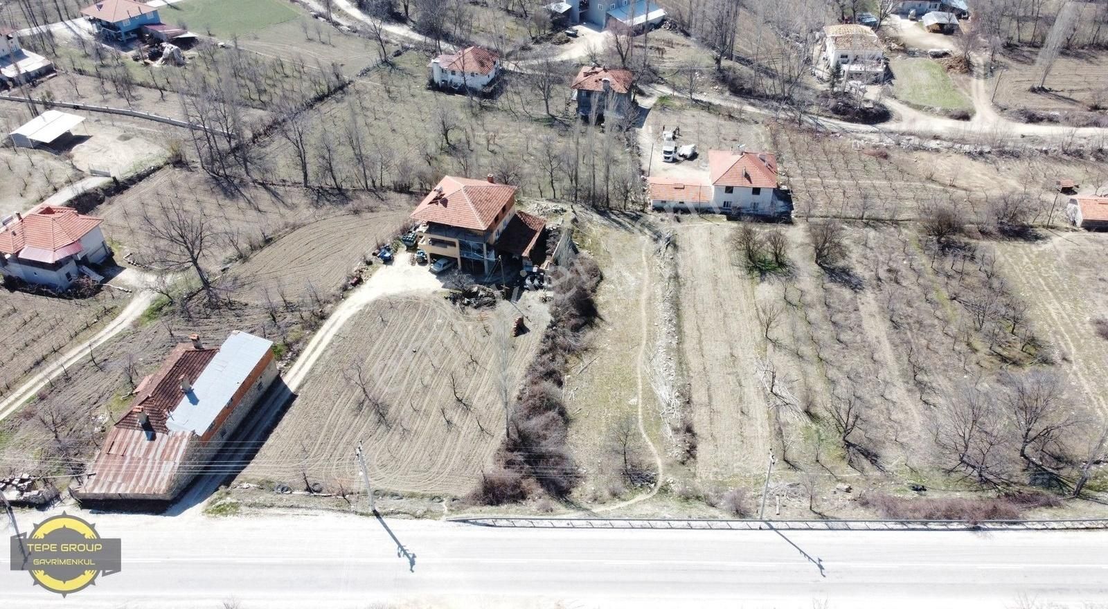 Dereköy'de 958 M2 Ana Asfalta Cephe Satılık Köyiçi İmarlı Bahçe