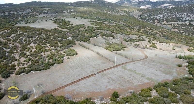 Burdur Yeşilova Yarışlı'da Kadastro Yola Cephe 712 M2 Tarla