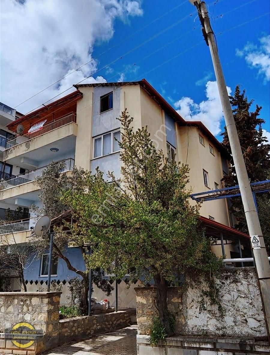 Acıpayam Yukarı Mahalle'de Bahçeli Ferah Müstakil 3 Katlı Ev