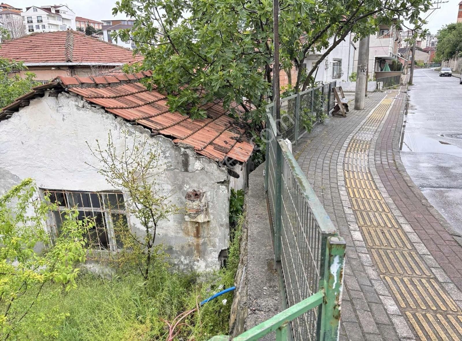 Ademyavuz Kplı Pazarınn Dibinde Satılık 293 M2 Arsa