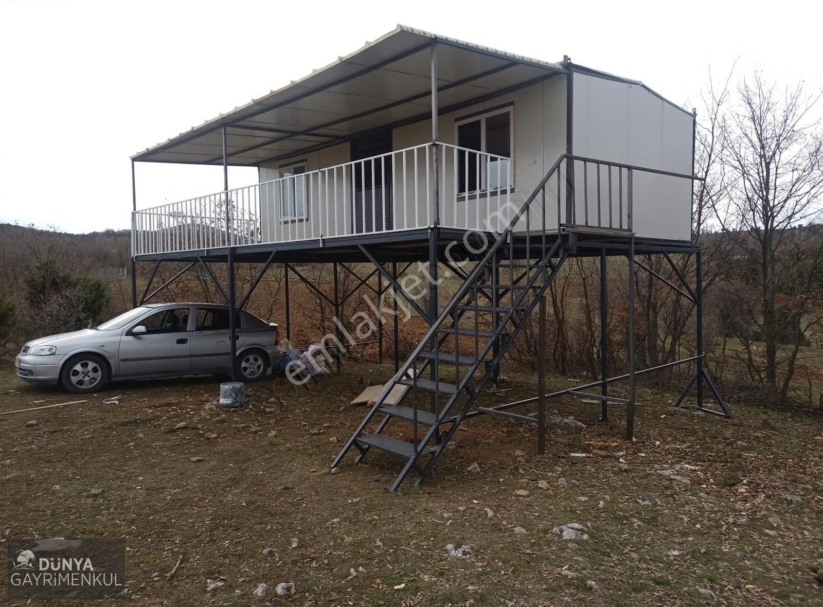 Dünya'dan Resmi Yola 115,5 M Cepheli Kurulu Hobi Bahçesi !!