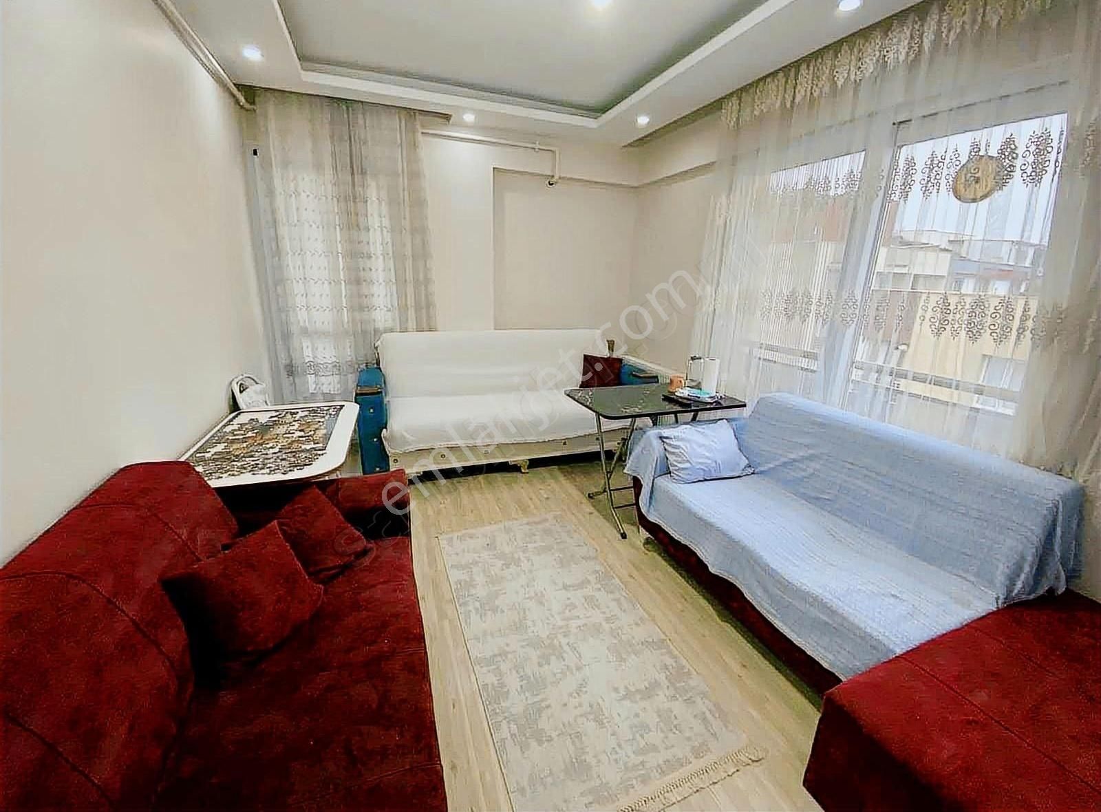 Aytaç Emlak'tan Cadde Üstünde Eşyalı Satılık 1+1 Daire