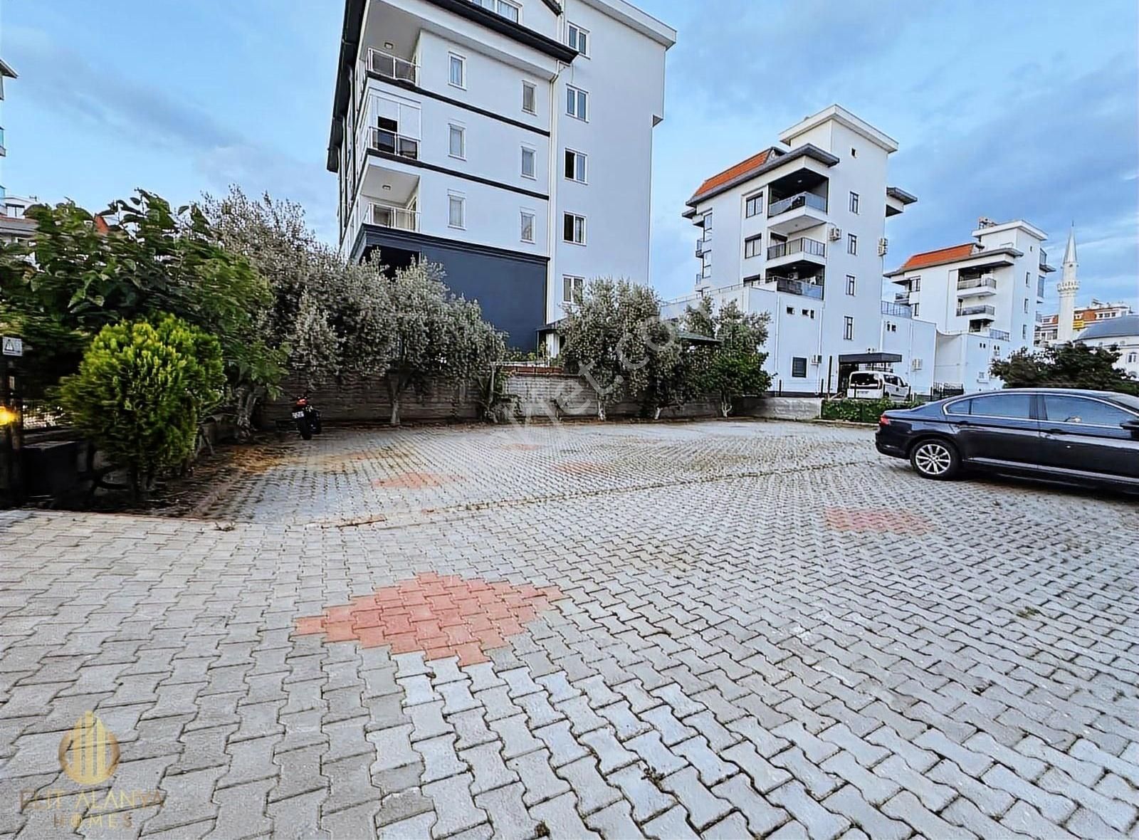 2+1 Şeklinde Havuzlu Site İçi Denize 50 Metre Fırsat Residence