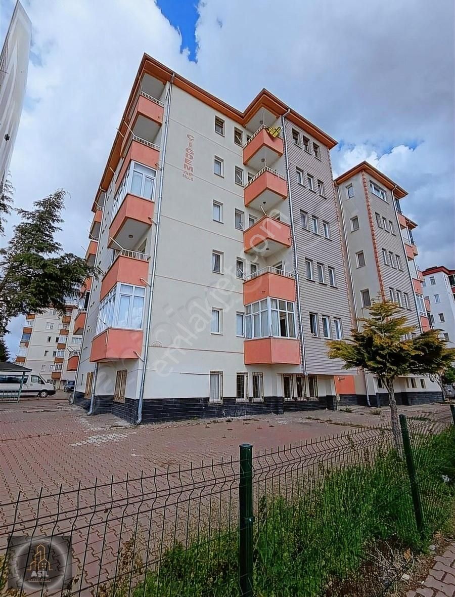 Acil Satılık Serkentde Toki 65 Fiyatına 95 M2 Satılık Daire