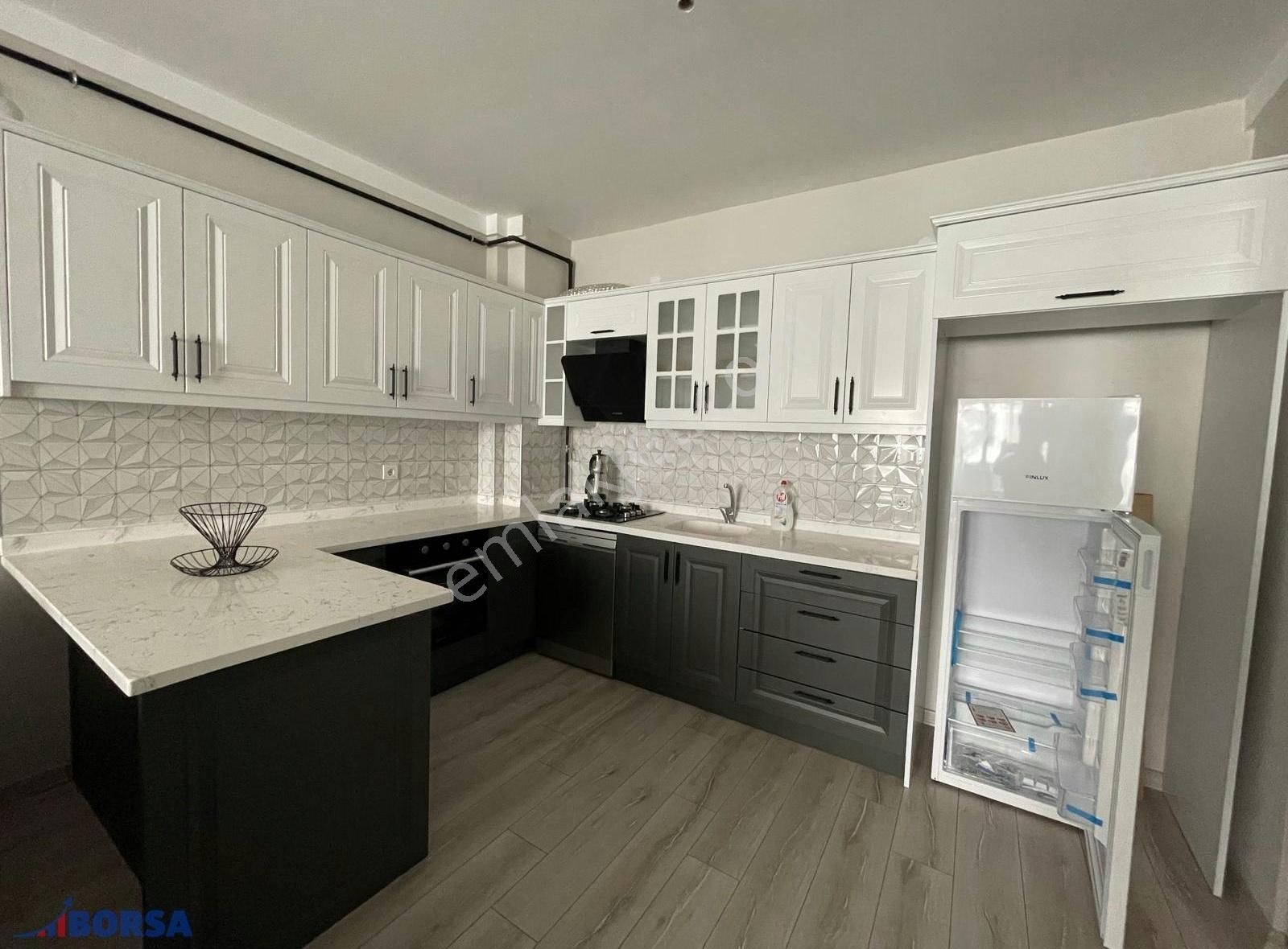 Bahçelievler Rose Suit Sitesi Büyük Tip Satılık 1+1 Daire