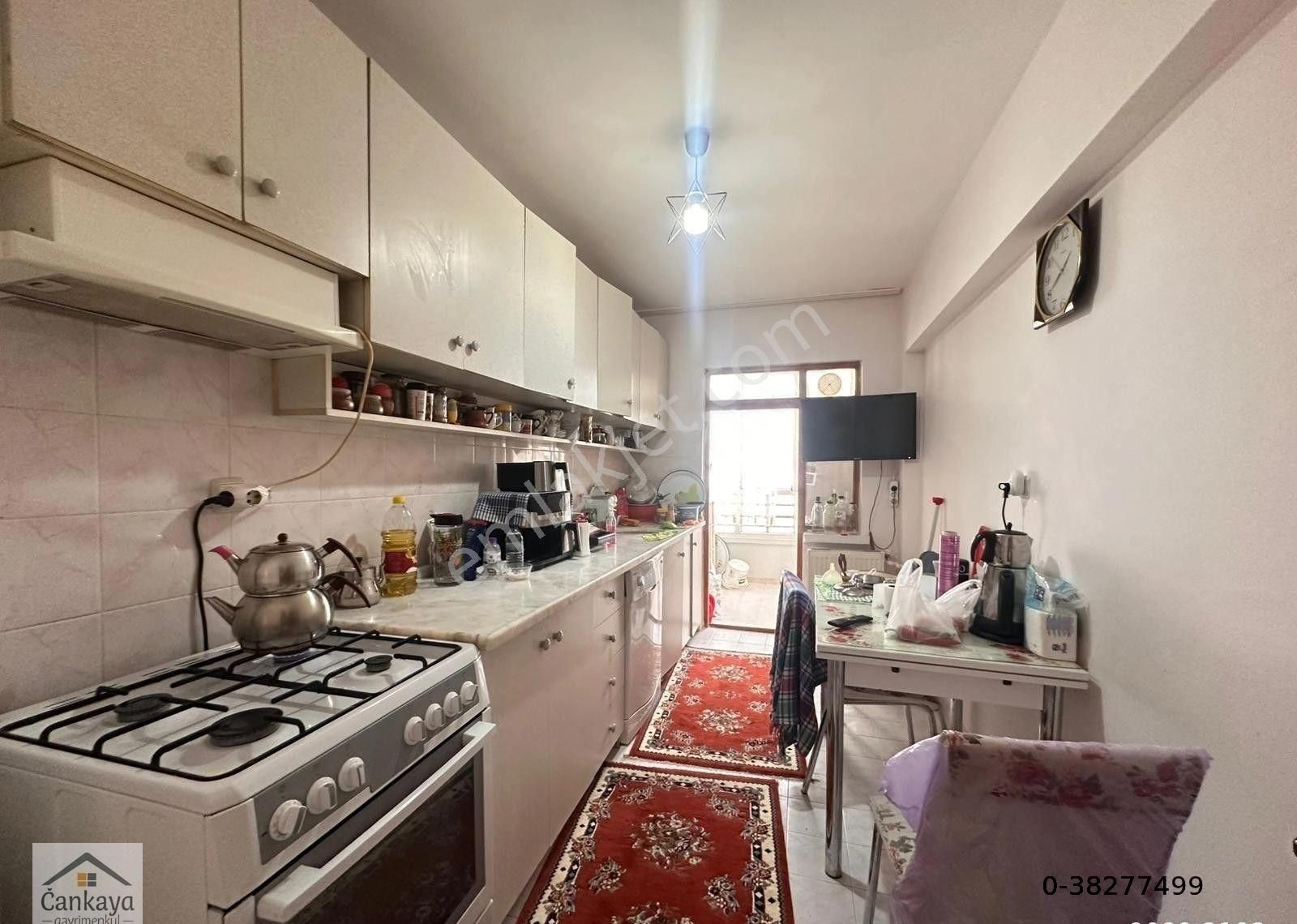 Fırsat Dairesi Çankayadan Lizbon Caddesi Yanı Orta Katta 3+1 Bağımsız Salonlu Kombili Köşe Başında