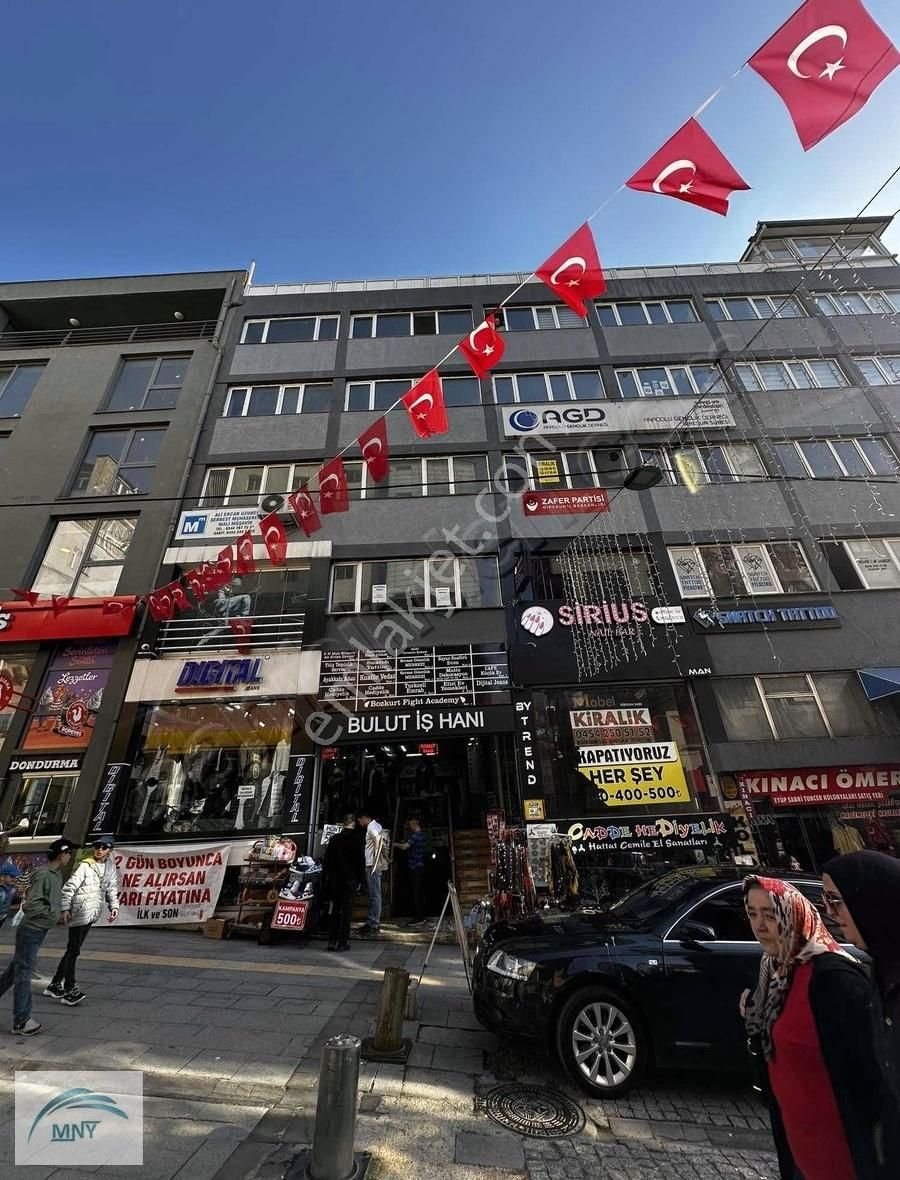 Gazi Caddesinde Pasaj İçi Ofis