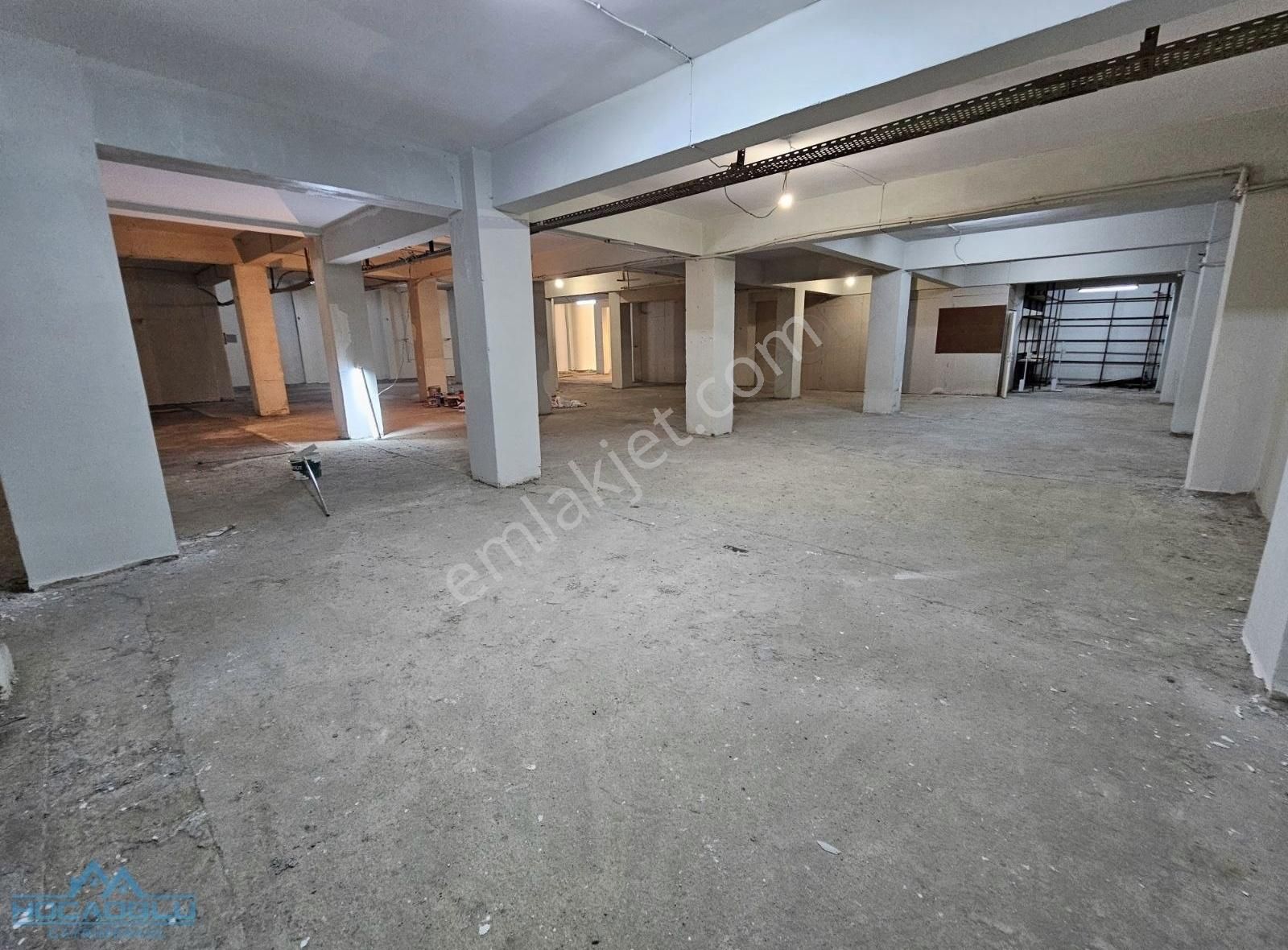 Bağdat Cd.üstü Kamyon Girişli Sanayi Elektrikli 750m2 Depo İşyer
