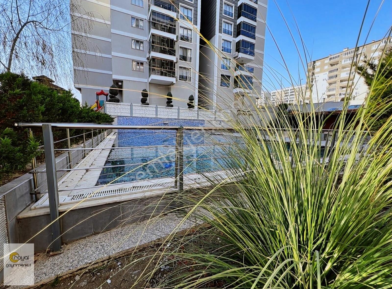 Şemikler Extra Life Sitesinde 170m² 3+1 Lüx Arakat Bakımlı Konut