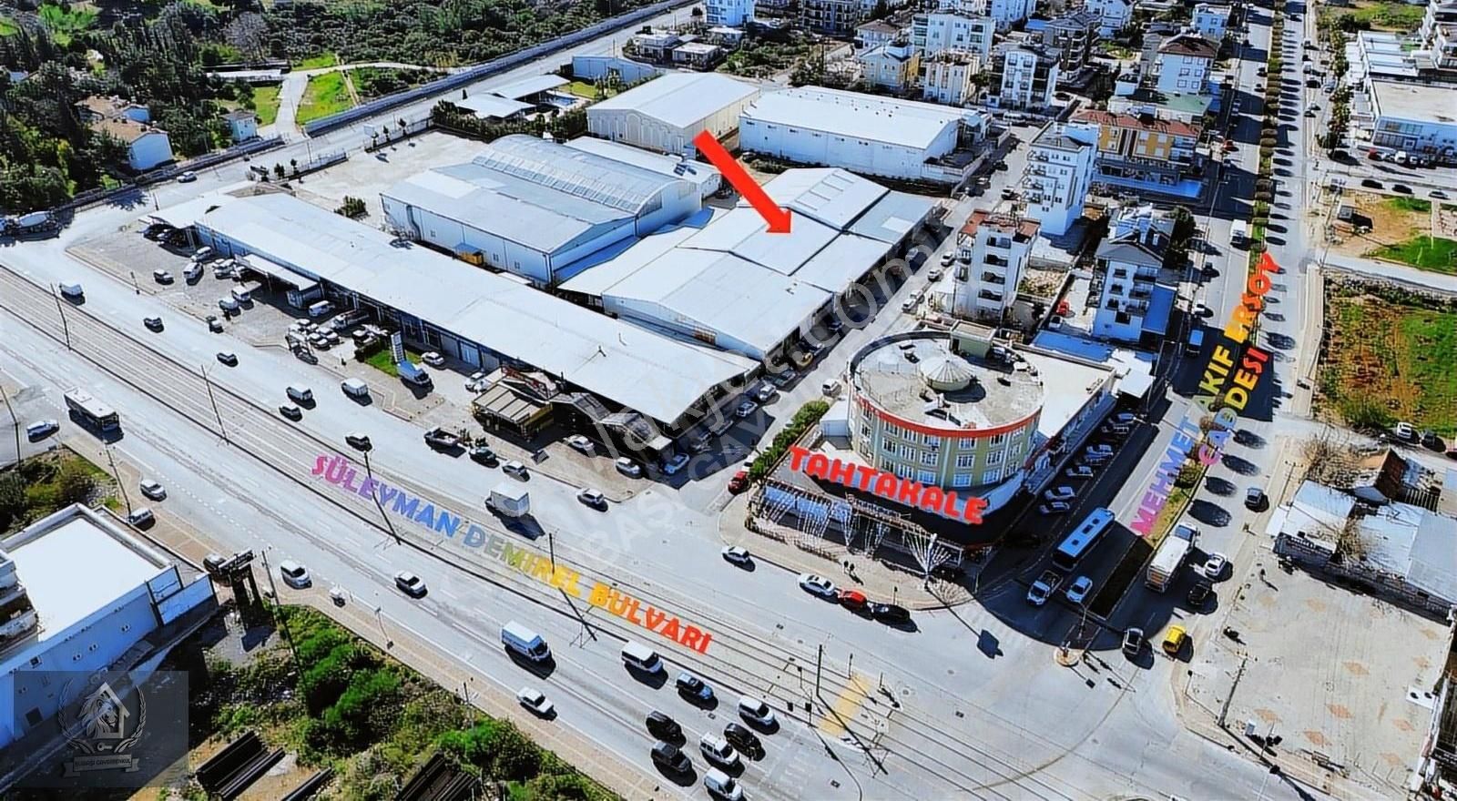 Tramvaya Cephe 1000 M2 Kiralık Depolar