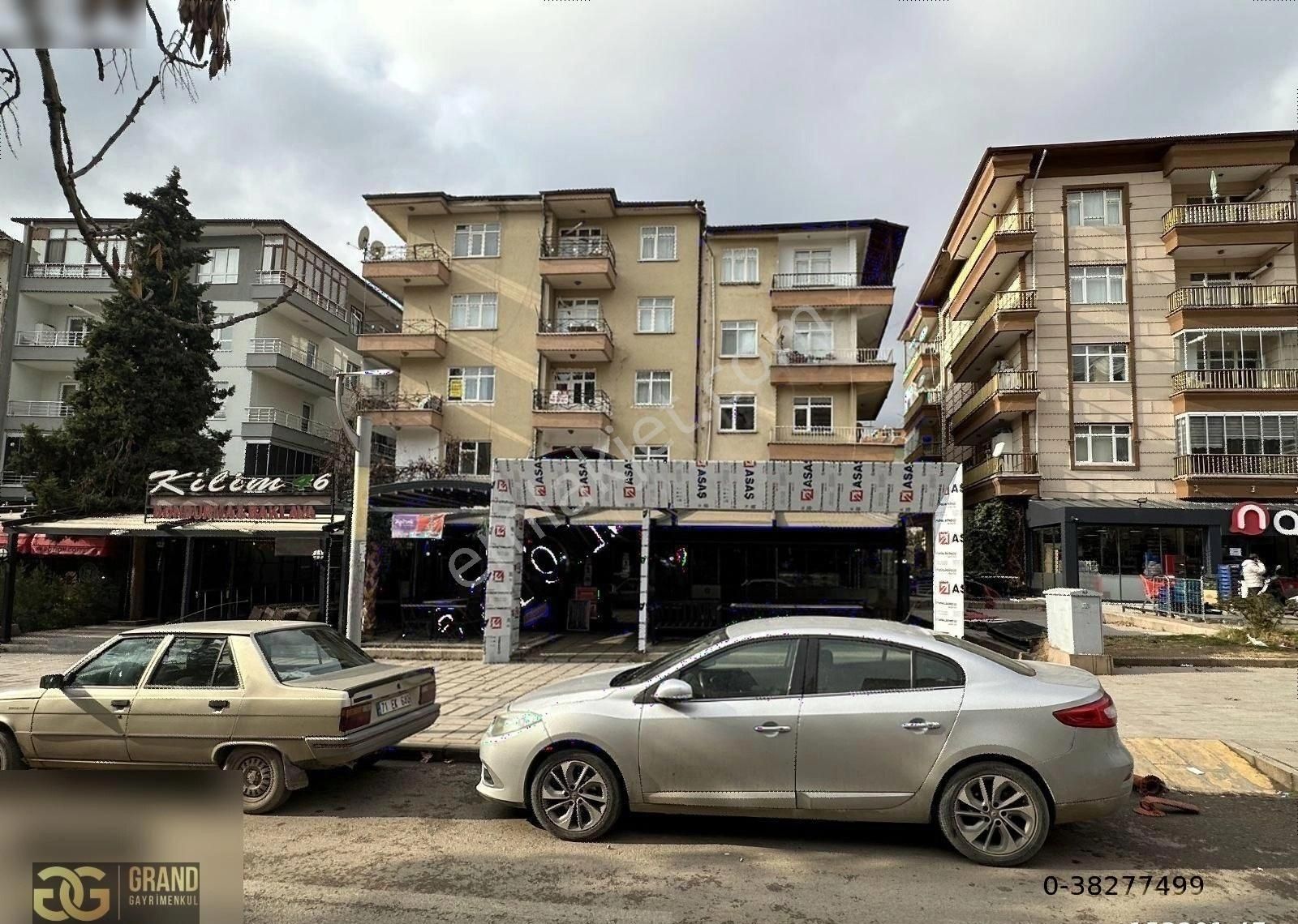Kırıkkale Bulvar Üzerinde Cadde Cepheli Satılık 3+1