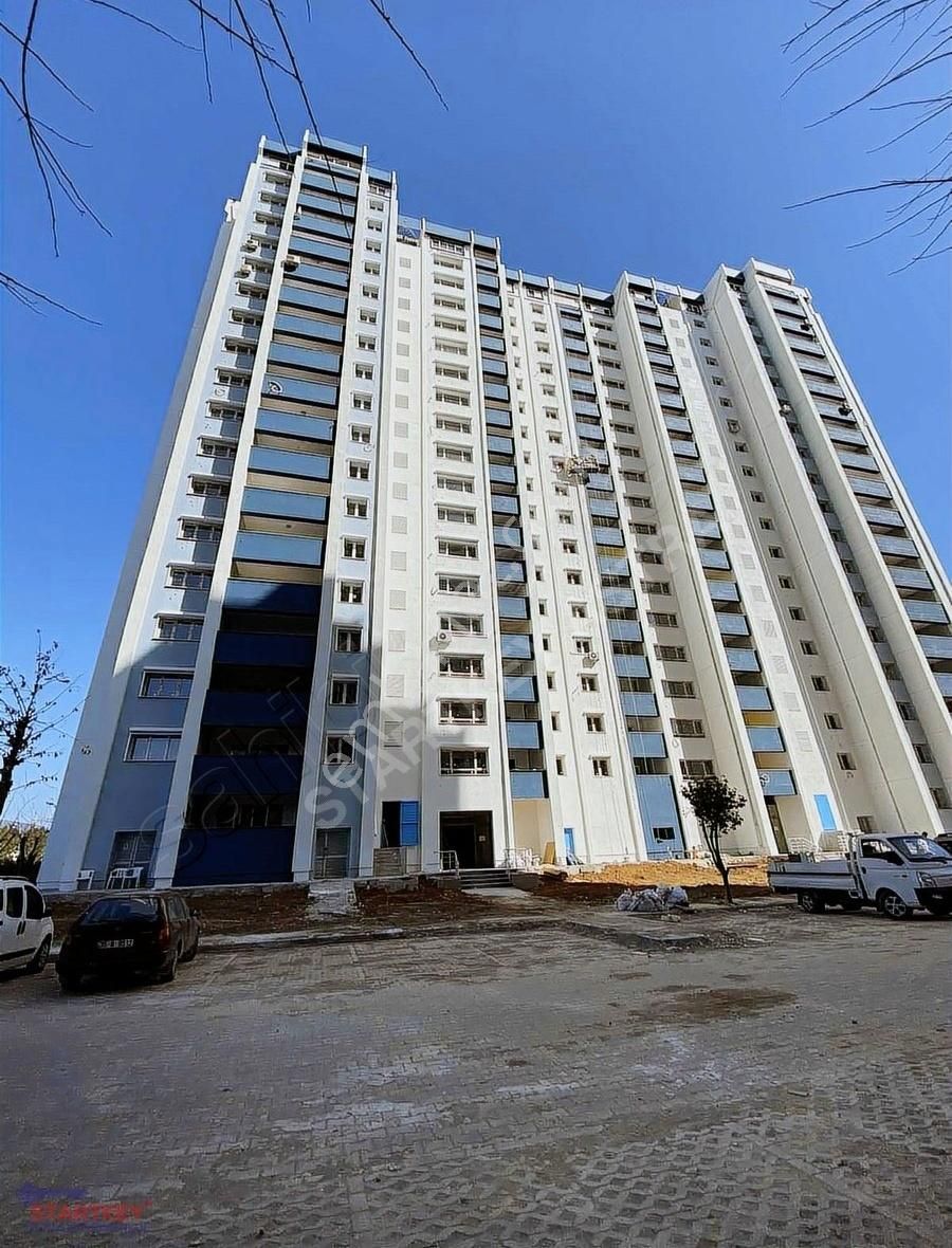 Pamukkale Sitesi'inde Ara Kat Önü Açık Satılık 3+1 Daire