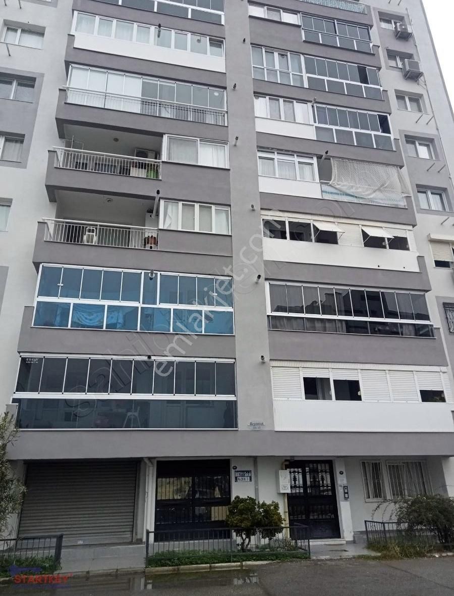 Çiğli Yakakent Te Körfez Manzaralı Lüks Arakat 3+1 Satılık Daire