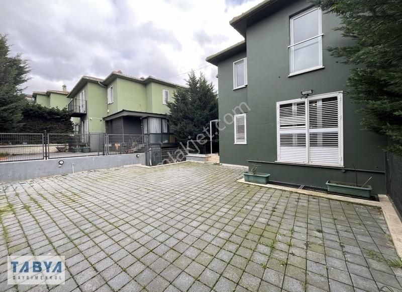 Kemerburgaz Kemer Vadi Evlerinde 4+2 Satılık Villa