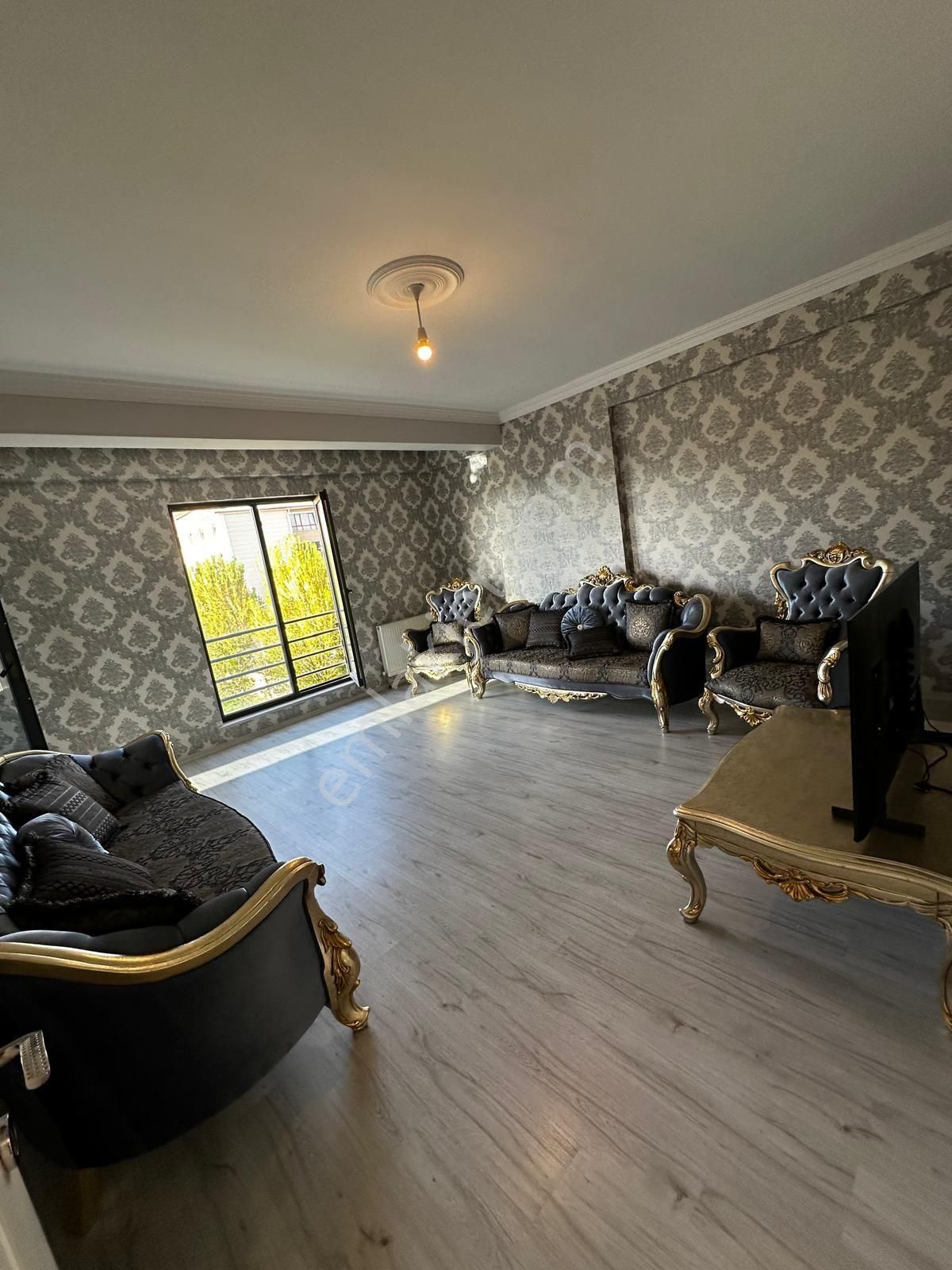 Halilağa Mah Şavurlar Camisi Civarı Satılık 3+1 Daire