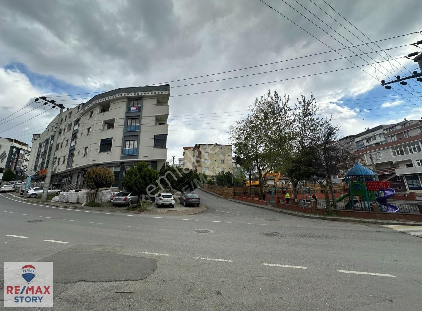 Çayırova İnönü Muhlis Akarsu Parkı Yanı 2+1 Geniş Dubleks Daire