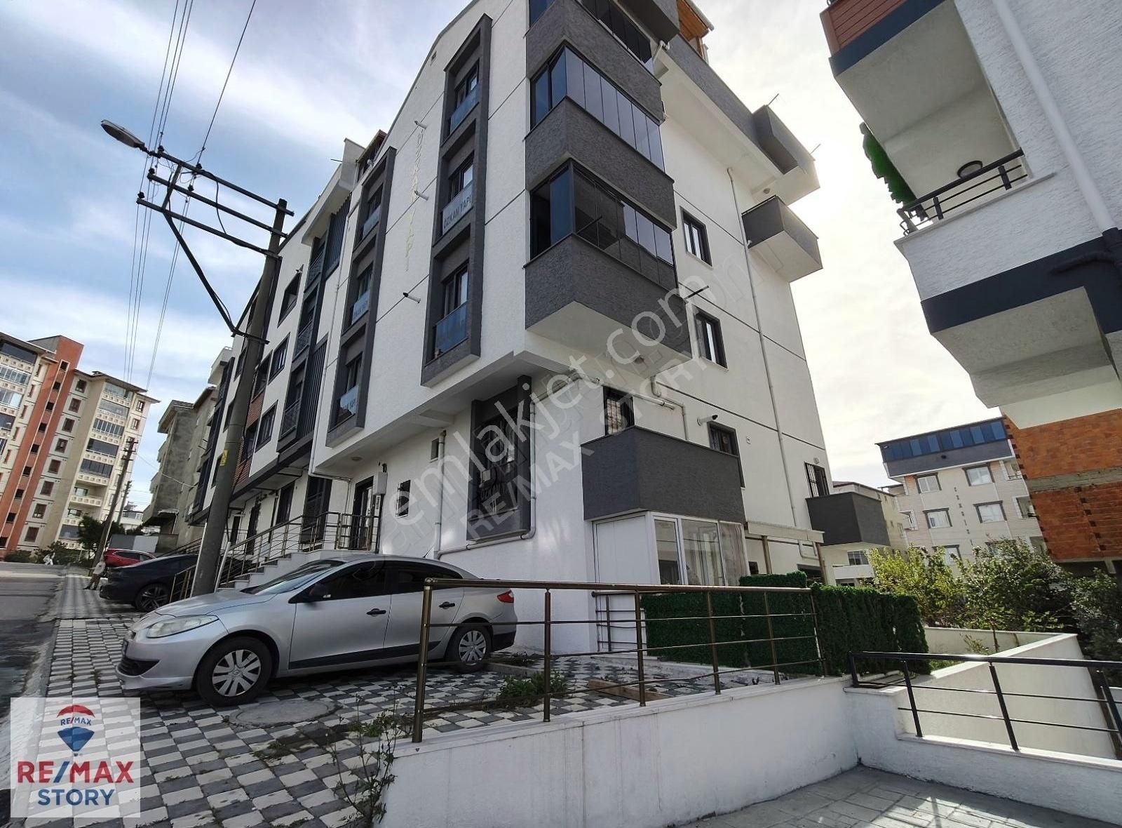 Emek Mah'de Geniş Bahçeli, Yüksek Giriş, Ferah 2+1 Dubleks Daire