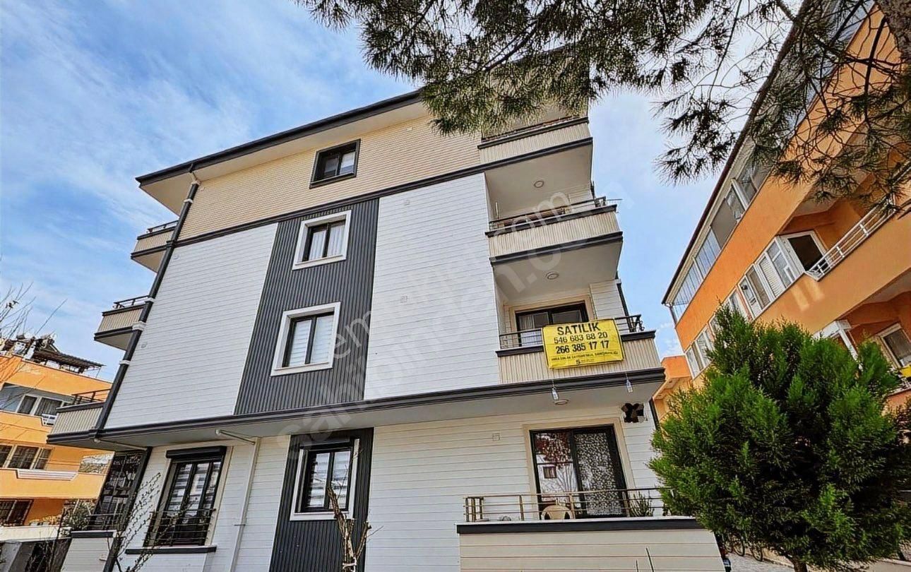 Balıkesir/akçay 1+1 Boş Ve 5 Yıllık Bina
