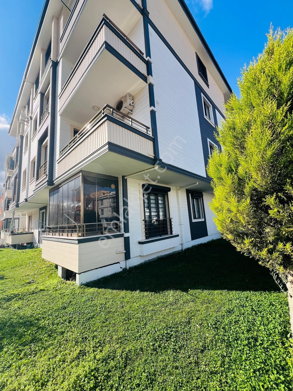 Balıkesir/akçay 1+1 Boş Ve 5 Yıllık Bina