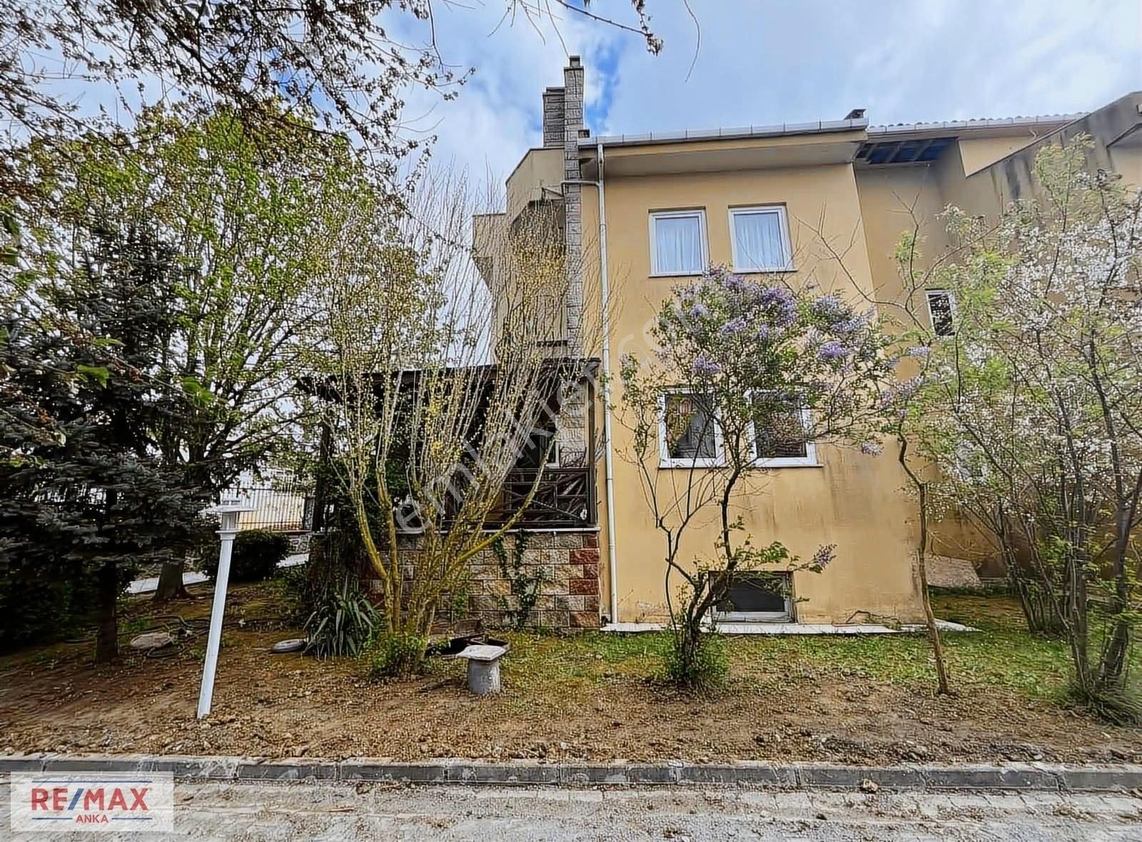 Kurna Mahallesinde Satılık Villa